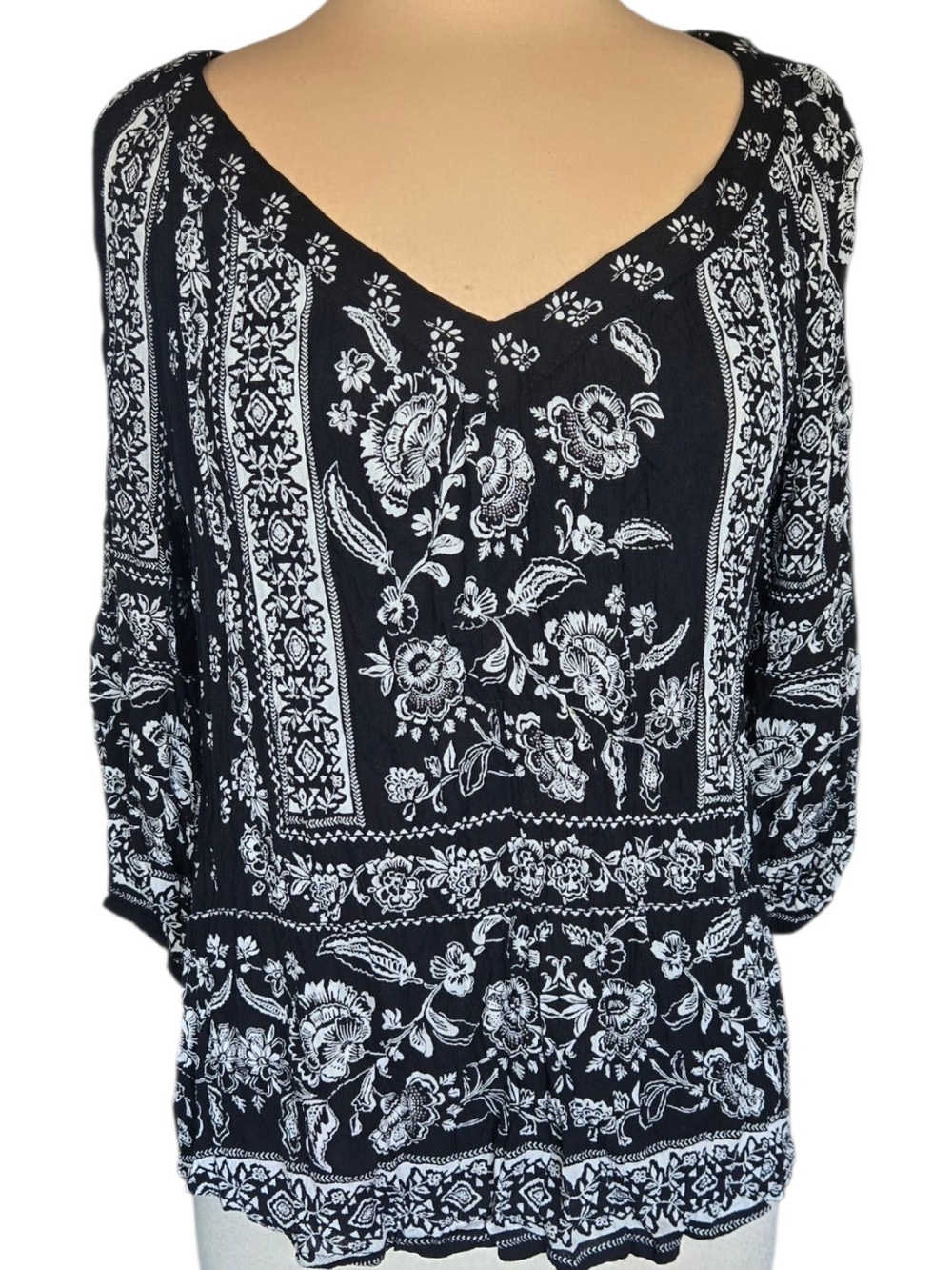 Bila Black Top with White Floral Accents Sz M